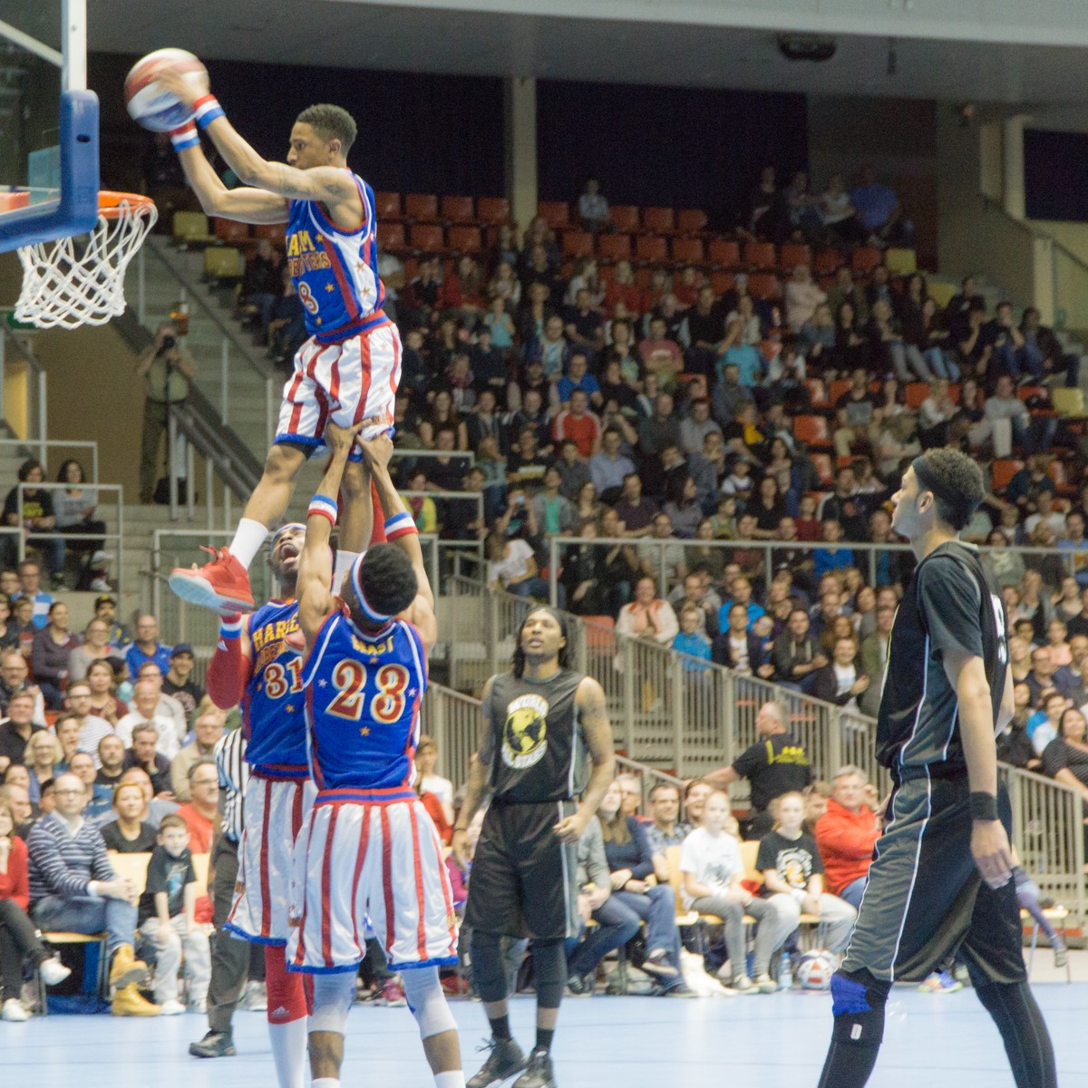 O Fotomagazin / Harlem Globetrotters in der TipsArena 2016